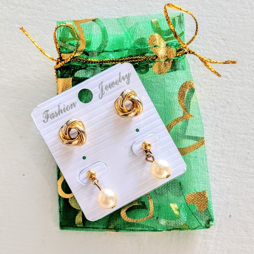 FREE w/ purchase Gold Vintage Earrings Bundle